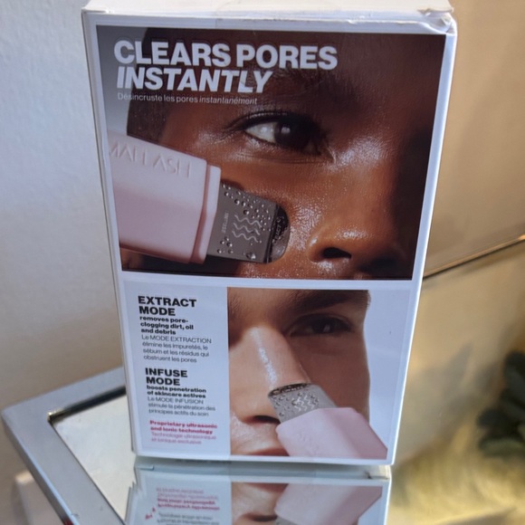 DERMAPORE+ Ultrasonic Pore Extractor - White - Picture 2 of 4